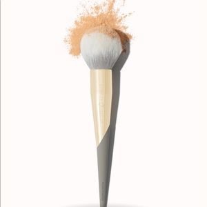 Complex Culture Powder Brush